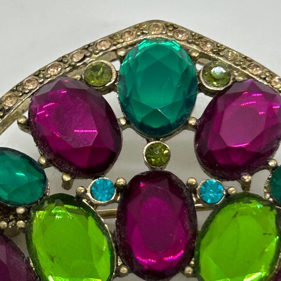 Vintage Monet  Brooch Pin Acrylic Oval Shape Gold-Tone Backing Pink Green Teal - Picture 16 of 16